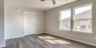 Pet-Friendly 3-Bed Home – Move-In Ready with Garage Gallery 12