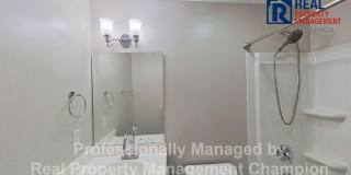 Beautiful 3 BD/2 BA End Unit Townhome in Leland Gallery 15