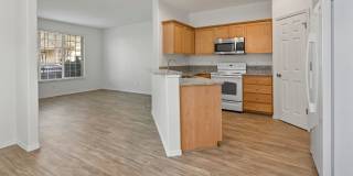 3 bed/2.5 bath Townhome + 2 Car Garage + Washer/Dryer + Fenced Front Patio Gallery 15
