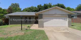 Beautifully Redone 3 Bedroom BA House! Available for Immediate Move in! Gallery 1