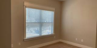 Spacious 3 bedroom home with garage and fenced backyard! Gallery 9