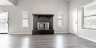 Newly Renovated Duplex! Rare! Gallery 4