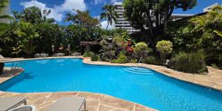 Rarely available 1-bedroom, 1-bathroom luxury apartment in the Punahou Cliffs Condominium. Gallery 15