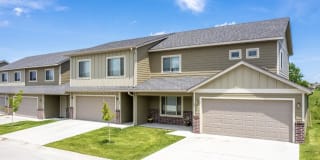 The Commons at Greenway Park Gallery 33