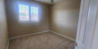 5 Bedroom Home Behind the Gate of Wisteria Place Gallery 14