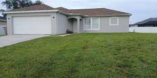 411 NE Juanita Place Gallery 1