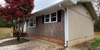 4 bedroom, 1-1/2 bathroom House in West Rome! Gallery 1