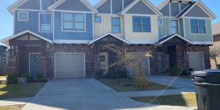 Townhouse in Moore! 3 bedroom, 2.5 bathroom, 1 car garage Gallery 1