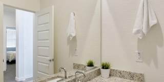 2930 N RAVEN -- Gallery 22