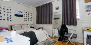 Fantastic 4-bed, 1.5 bath Unit in Brookline Gallery 9