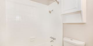 Townhouse West Gallery 23
