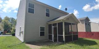 Room in 4 Bedroom Home at Genlee Dr Gallery 3