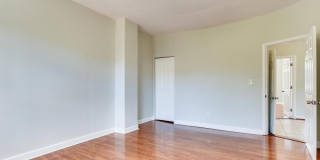 3610 GREENMOUNT Avenue Gallery 17