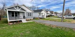 Charming 2-Bedroom Newly built home – Convenient Roanoke Location Gallery 1