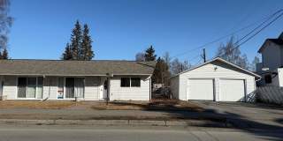2 Bedroom w/Garage in AIRPORT HEIGHTS! All utilities Included! Gallery 1