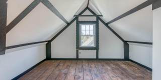 109 E River Road Gallery 24