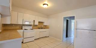Charming 3-Bedroom, 2-Bath Home with Bonus Room and Detached Garage in Lakeland!! Gallery 12