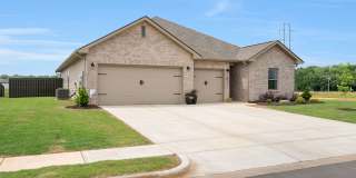 Like-new 4BR/3BA home in desirable St. Clair Place! Gallery 3