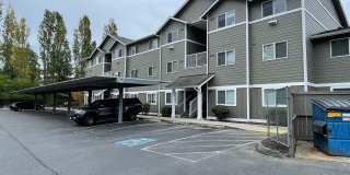 Lovely 3 Bedroom, 1.5 Bath Apartment Close to Park! Gallery 1