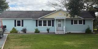 Single Family Home in Maplewood Gallery 1