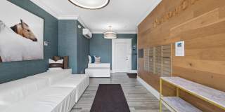 77 Van Dam Street unit: 408 Gallery 3