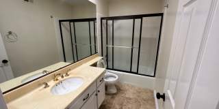 UPDATED 3 BED 2 BATH HOUSE WITH POOL Gallery 17