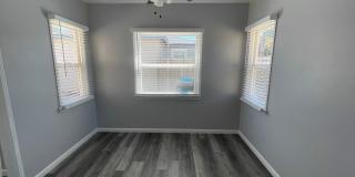 Charming Southside Home on Huge Lot! Gallery 4