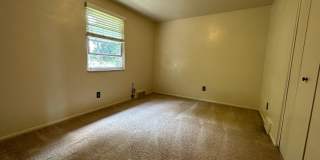 Beautiful Two Bedroom Townhouse in Plum! Equipped Kitchen, Patio & More! Call Today! Beautiful Two Bedroom Townhouse in Plum! Equipped Kitchen, Patio & More! Call Today! Gallery 8