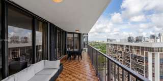 1925 Brickell Ave Gallery 10