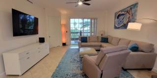 Luxury Apartment Right On The Beach In Lauderdale By The Sea!!! Seasonal rental Gallery 1