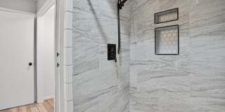 5019 27th Street Gallery 17