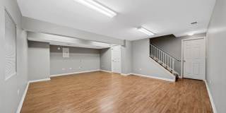 End Unit Three Bedroom Two and a Half Bath in North Naperville Gallery 12