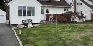 1227 Daffodil Lane Gallery 1