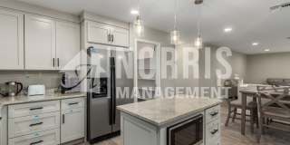 Beautiful Large Furnished Home w/A Pool Gallery 11