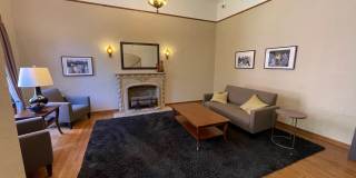 Queens Court Large Charming 1 Bedroom Available Now! Highly Desirable Queen Anne Location Gallery 3