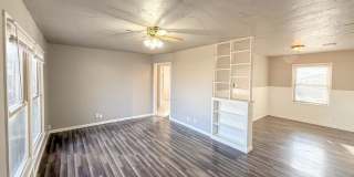 Charming 2 Bed Home in The Village! Gallery 1