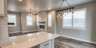 Newer 2 bed 2.5 bath Castle Rock townhome. Gallery 7