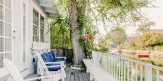 2323 Grand Canal Gallery 34