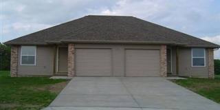 Updated 2 bedroom - 2 bath Duplex in Clever Gallery 1