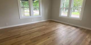 NEW LISTING ! Spacious 5 Bedroom 2 Bath House Gallery 8