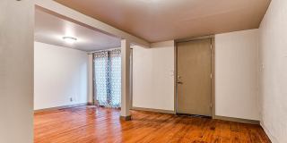 Unique with a Artsy Flare    2 Bed/1.5 Bath in Edgemere Park $995/month! Gallery 31