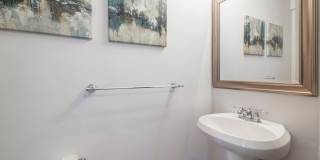 205 DEVON Court Gallery 27