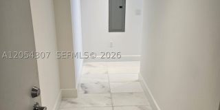 700 NE 26 Gallery 35