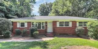 Brick Ranch w/Great Yard! Minutes From Uptown Charlotte! Gallery 1