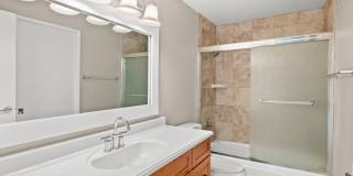 Renovated 2BD/1BA Duplex | Single-Level | Stoneridge – Tualatin Gallery 19