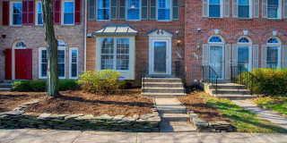 ALEXANDRIA - BEAUTIFUL UPDATED TOWNHOUSE IN KINGSTOWNE! ALEXANDRIA - BEAUTIFUL UPDATED TOWNHOUSE IN KINGSTOWNE! Gallery 1