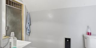 202 N 17th Street Gallery 10