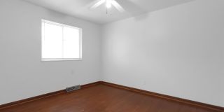 2 Bedroom Townhouse Apartment Gallery 19