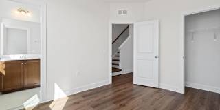 596 WATERMANS DR Gallery 32