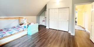 734 Tufts Avenue East Gallery 20